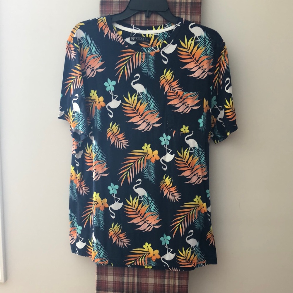 Mens large pocket-t. Worn 1 time for Hawaiian themed party.